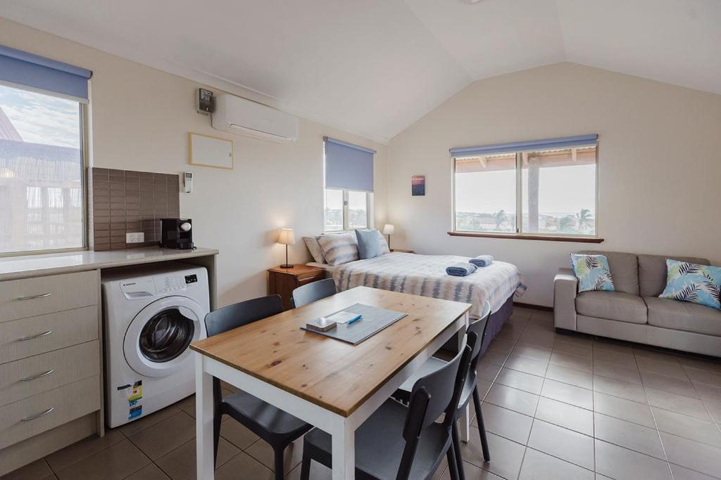 Apartamento Peoples Park Coral Bay Exterior foto